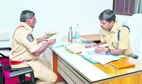 అసాంఘిక శక్తులపై ఉక్కుపాదం 