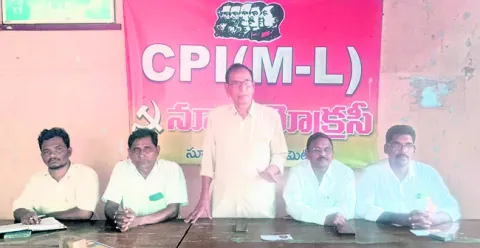 డబ్బు, మద్యంతో గెలిచేందుకు కుట్ర
