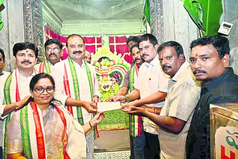 గంగమ్మ ఆలయ అభివృద్ధిలో భాగస్వాములుకండి