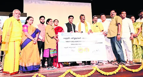 వాహన డ్రైవర్ల సంక్షేమానికి కృషి