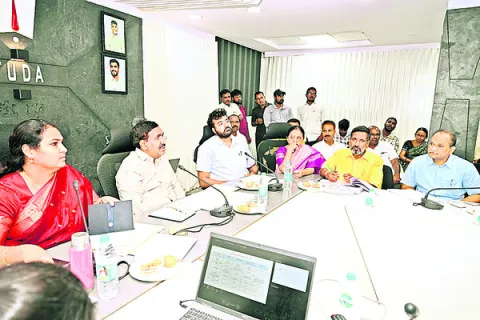 డబ్బులొస్తే.. డ్రైనేజ్‌ పనులు