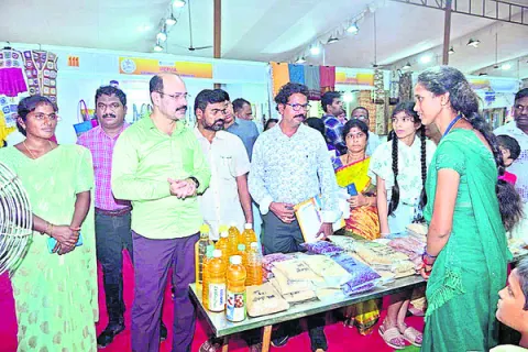 డ్వాక్రా బజారులో 19 రాష్ట్రాల సంఘాలు