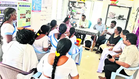 పాటిపల్లి ఆయుష్మాన్‌  ఆరోగ్యమందిర్‌ సందర్శన 
