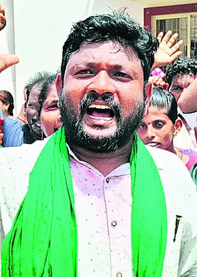 చలనం లేని ప్రభుత్వం 
