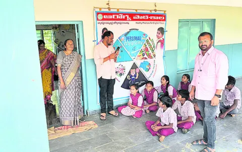 సర్కారు  బడులు వెలవెల