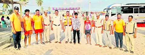 సూర్యలంక తీరంలో ఇద్దరు గల్లంతు 