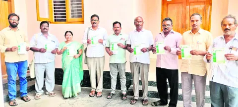ఉపాధి హామీలో ప్రభుత్వ చర్యలు విడ్డూరం 