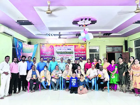 చెకుముకి సైన్స్‌ సంబరాలు విజయవంతం చేయాలి 