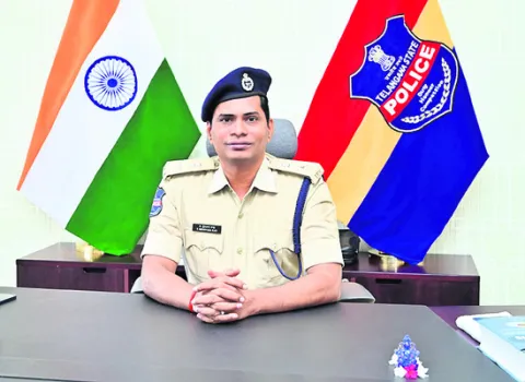 అప్రమత్తంగా ఉండాలి 
