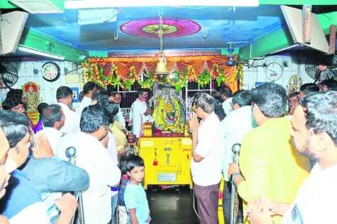పెద్దమ్మతల్లికి విశేష పూజలు