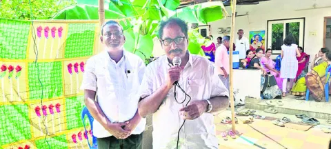 కమ్యూనిస్టులతోనే దేశ భవిష్యత్‌