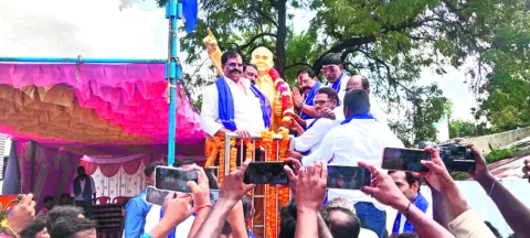 ఆదర్శనీయుడు అంబేడ్కర్‌ 