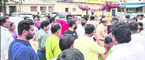 చర్చి వద్ద ఇరువర్గాల ఘర్షణ