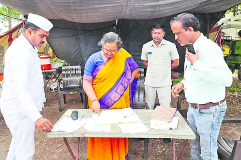 పారదర్శకంగా వాహనాల తనిఖీలు 