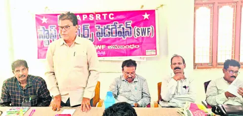 కొత్త బస్సులకు నిధులు కేటాయించాలి 