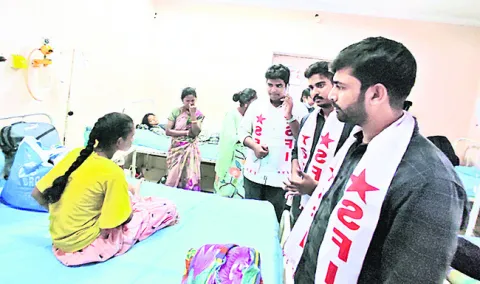 ప్రభుత్వ నిర్లక్ష్యంతోనే గిరిజన విద్యార్థులకు అనారోగ్యం