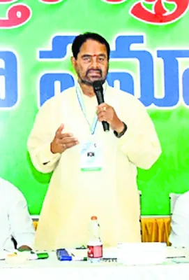 సాగునీటి ప్రాజెక్టులపై.. 
