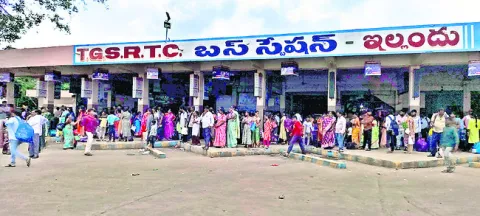 ఆర్టీసీ ప్రయాణికుల పాట్లు