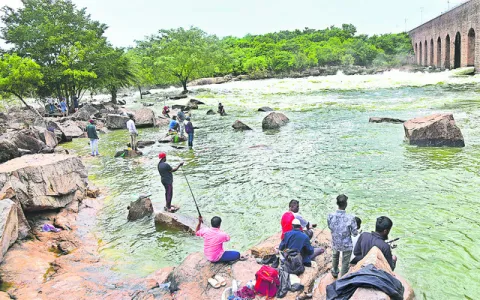 మూసీలోకి భారీ వరద 