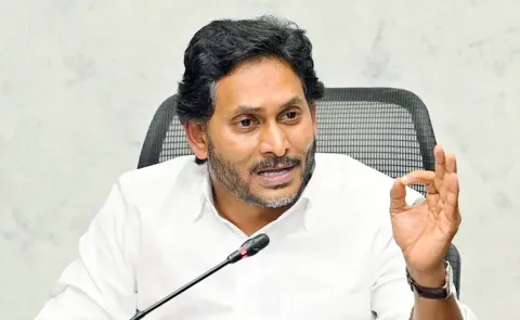 Ys Jagan Fires On Chandrababu For Cheating Employees