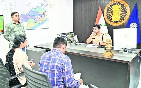 ఎస్పీ కార్యాలయంలో 52 అర్జీలు 
