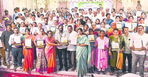 పోటీతత్వం పెంచేందుకు స్వచ్ఛత అవార్డులు