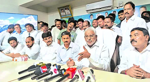 నకిలీ మద్యంతో పేదల ప్రాణాలు బలి 