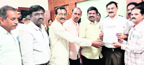 టీఈటీపై రివ్యూ పిటిషన్‌ వేయాలి 