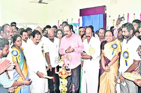 కార్పొరేట్‌ తరహాలో ప్రభుత్వాసుపత్రులు 
