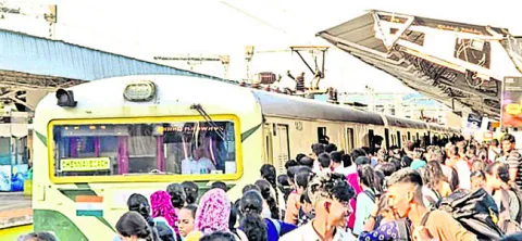 జనం రద్దీ 
