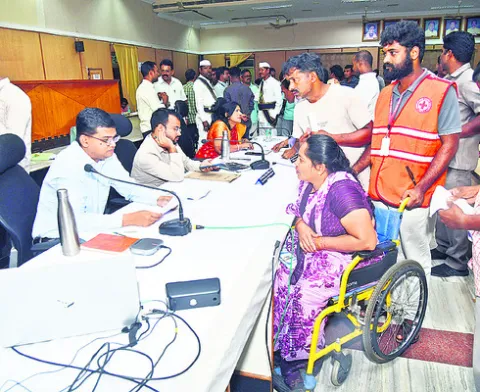 అధికారుల అప్రమత్తతతో నష్ట నివారణ 