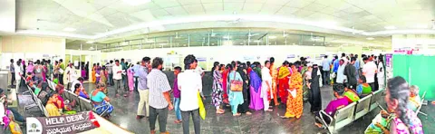 జీజీహెచ్‌లో కిక్కిరిసిన పేషెంట్లు