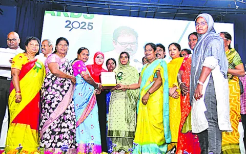 స్వచ్ఛ ఆంధ్ర అవార్డుల ప్రదానం 