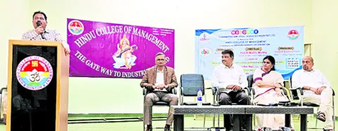 స్థిరమైన ఆర్థిక ప్రణాళిక కీలకం 