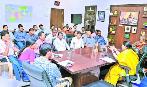‘టెక్స్‌టైల్‌’ పనులు వేగవంతం చేయాలి