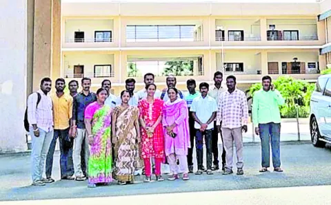 పెండింగ్‌ వేతనాలు అందించాలి