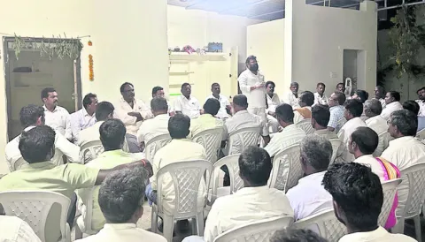 ప్రభుత్వ పథకాలు ప్రజల్లోకి తీసుకెళ్లాలి 