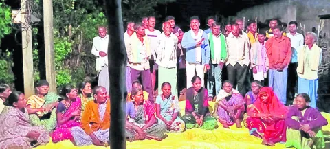 ‘వందుర్‌గూడలో ఎన్నికల బహిష్కరణకు తీర్మానం’