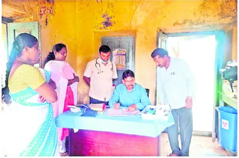 వైద్యసిబ్బంది సమయపాలన పాటించాలి
