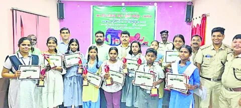 వన్యప్రాణులను కాపాడుకోవాలి 