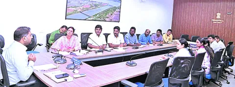 యూరియా పంపిణీపై అప్రమత్తం 