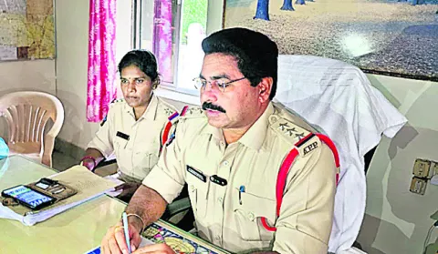 తక్కు