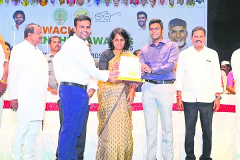 అవార్డులతో బాధ్యత  మరింత పెరిగింది 