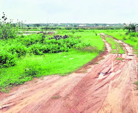 అసైన్డ్‌ భూమి.. అమ్మేసెయ్‌!