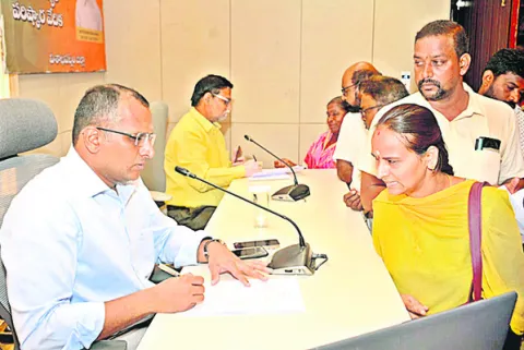పీజీఆర్‌ఎస్‌కు ‘రెవెన్యూ’ సమస్యలే అధికం