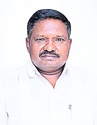 ఎవరికీ లేని నిబంధనలు  ఉపాధ్యాయులకేనా..? 

