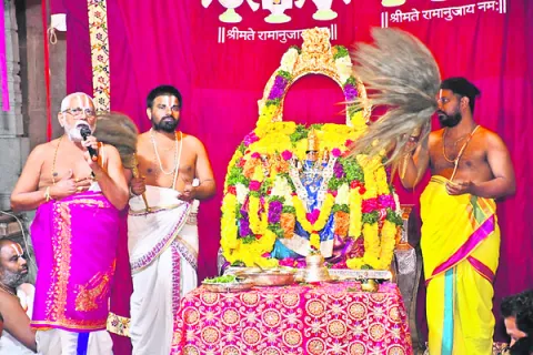 యాదగిరి క్షేత్రంలో  వైభవంగా శరత్‌ పౌర్ణమి
