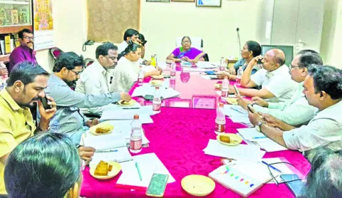 జిల్లా అంతటా మంగళవారం ఉష్ణోగ్రతలు స్థిరంగా నమోదయ్యాయి. 