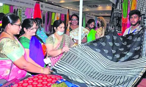 కళామేళా కనువిందు