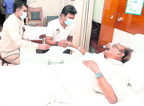 నేతలకు ఉదయనిధి, కమల్‌ పరామర్శ 